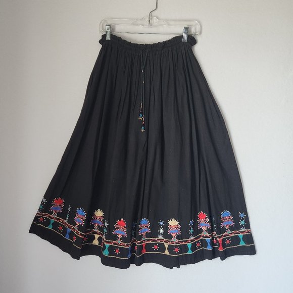 Vintage Raiment Fashions Embroidered A-Line Skirt Elastic Waist Pocket Black - Picture 2 of 10
